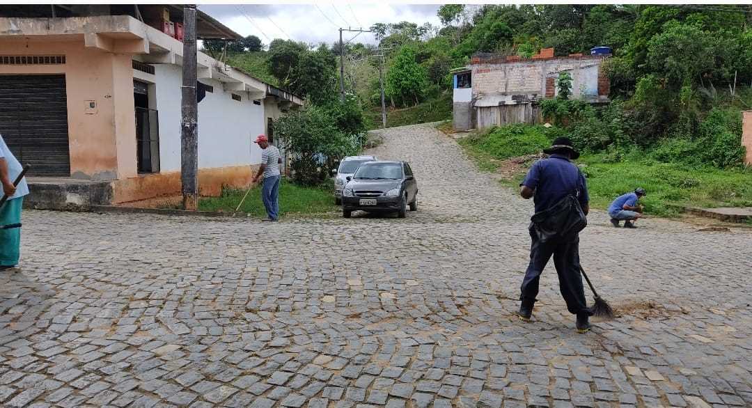 Camacã: Prefeito Paulo do Gás leva asfalto para Leoventura com recursos próprios